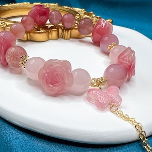Colored Glazed Glass Beaded and Flowers Bracelet, Handmade Design Elastic Beads Bracelet with Butterfly Pendant, Perfect Gift for Her