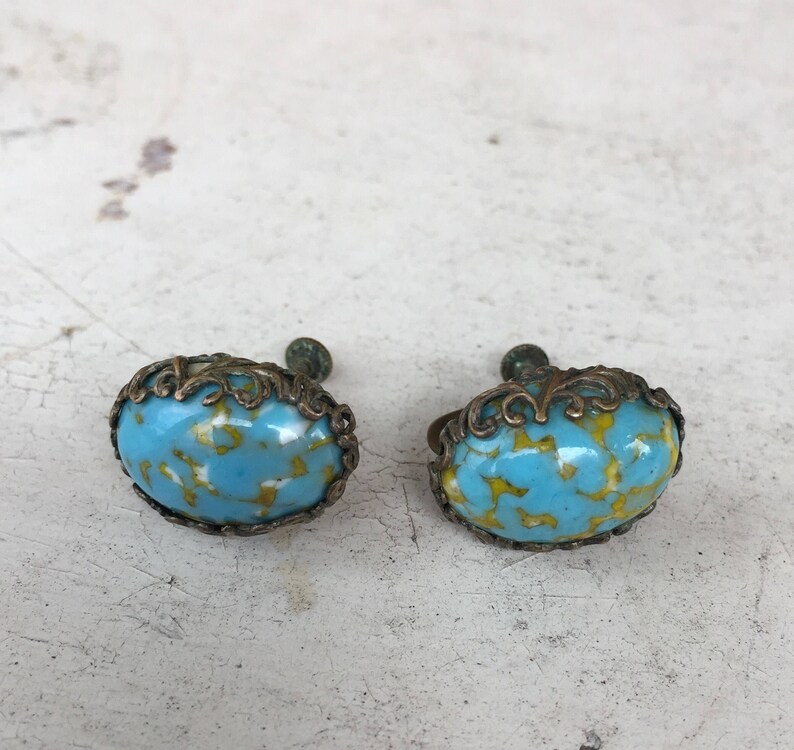 Gorgeous Tourquois Screw Back Earrings