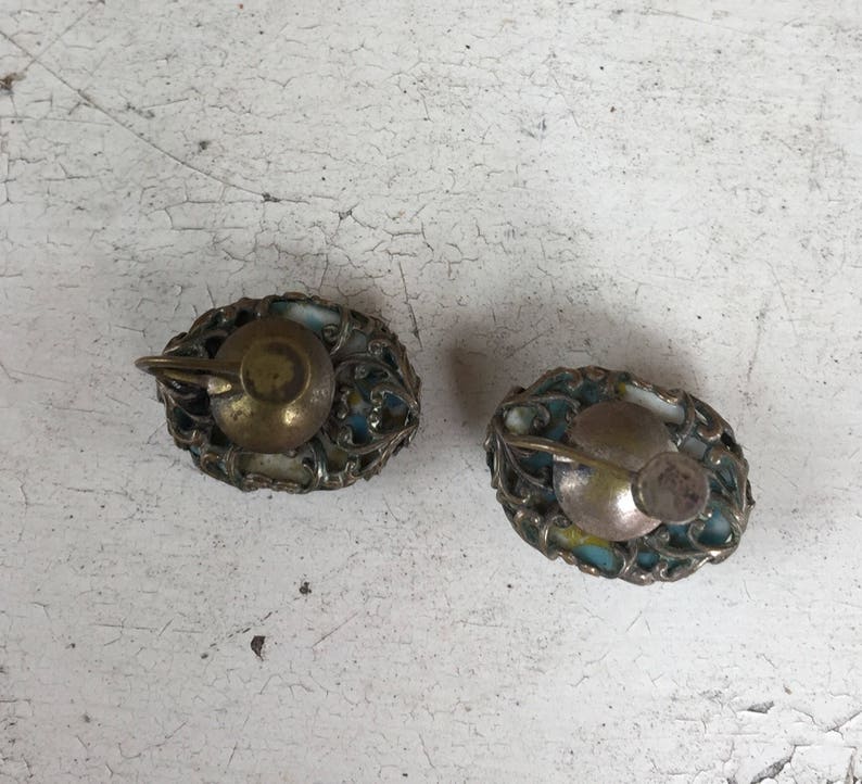 Gorgeous Tourquois Screw Back Earrings