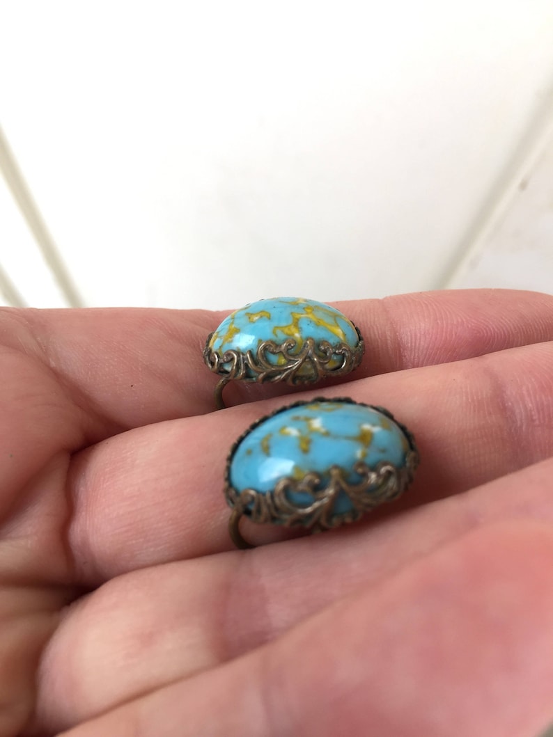 Gorgeous Tourquois Screw Back Earrings