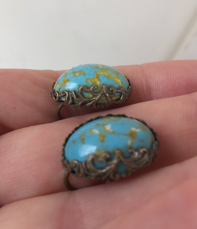 Gorgeous Tourquois Screw Back Earrings