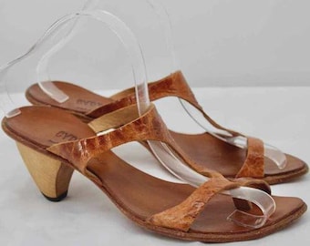 CYDWOQ Leather sandals with wooden heel Women's US 6 / EU 36