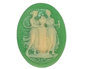 Lovely Large GREEN & IVORY CAMEO
