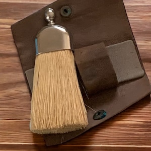 VINTAGE CLOTHING BRUSH