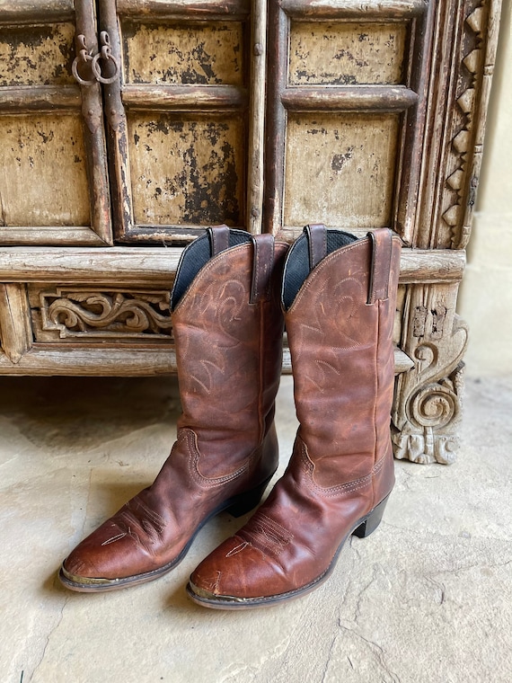 Brown women’s western boots, size 8.5