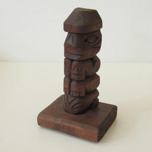 Totem Haida intagliato in legno, First Nations BC, totem in legno, orso, rana, 5 pollici di altezza