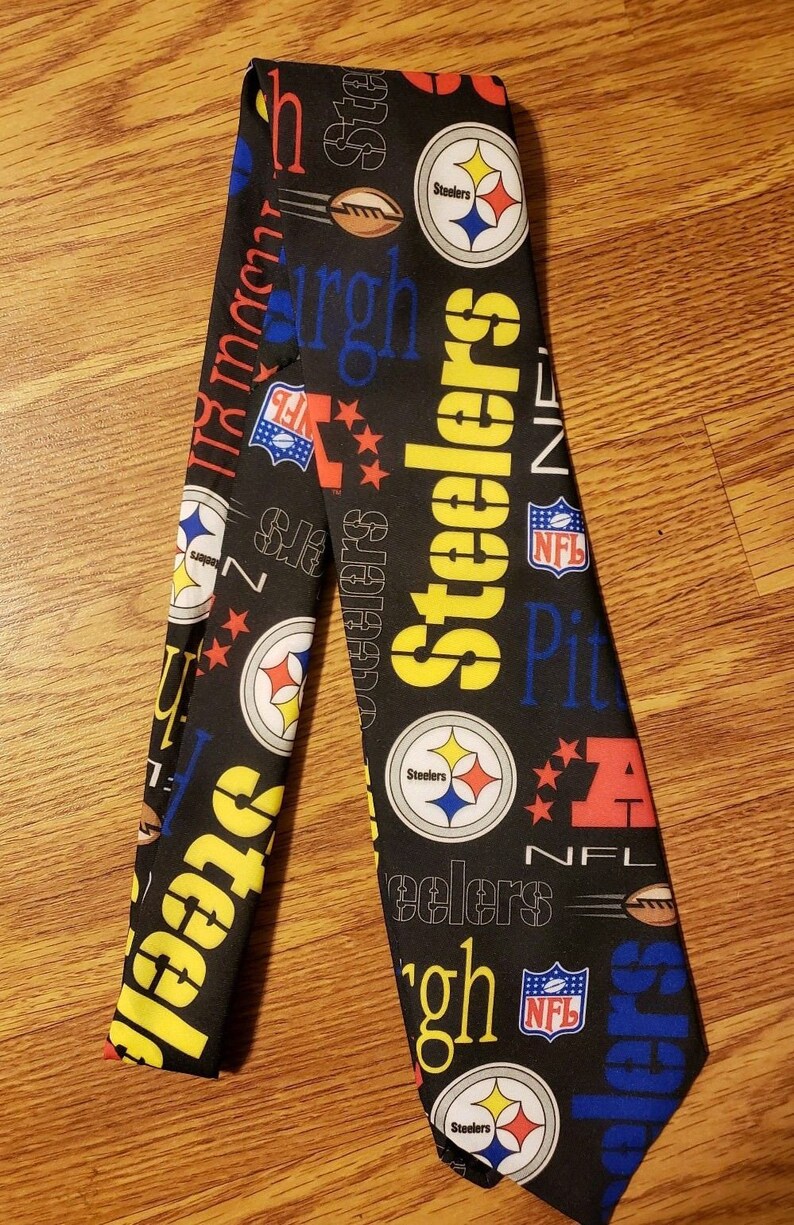 RALPH MARLIN Original Neck Tie NEW Made in USA Excellent FOOTBALL Sports Modern