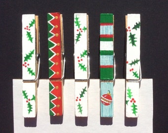 Hollyberry Hand Painted Clothespins    ~  tag holder ~ card display ~ placeholders  ~  secret Santa