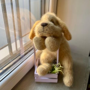 編んだリアルなゴールデンレトリバーの子犬のぬいぐるみ ゴールデンレトリバーの子犬の大きなおもちゃ 18.5インチ リアルなおもちゃのゴールデンレトリバーの子犬 ラブラドールのおもちゃ