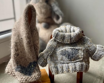 Conjunto de lana tejido a mano para conejito de juguete: bufanda y suéter.