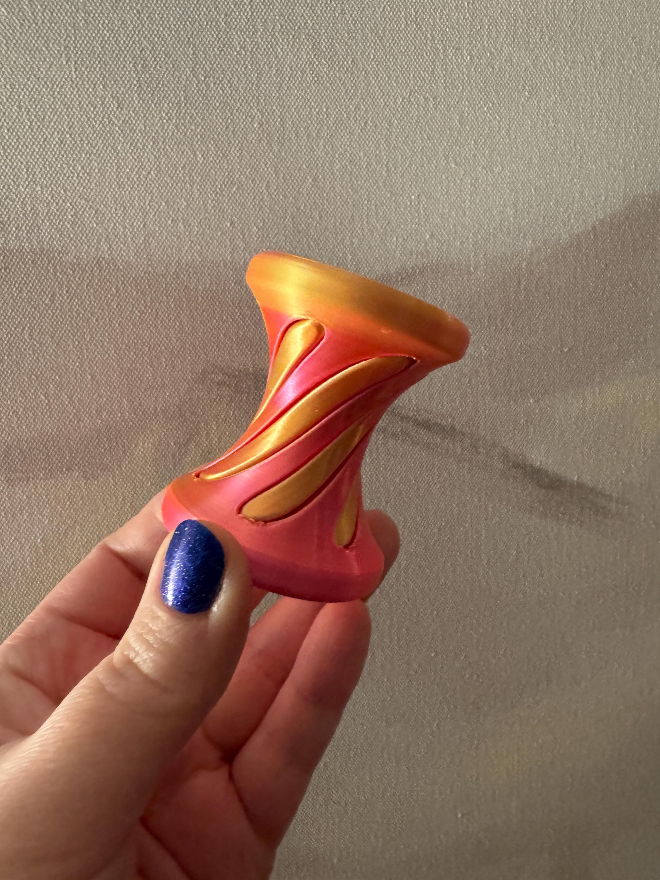 Hourglass Vortex Fidget - Etsy