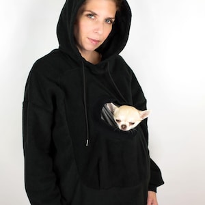 Zwarte hondendraagtas met capuchon – gezellig fleecesweater met zakje voor kleine honden, handsfree trui voor hondendraagtas