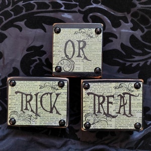 Vintage Style Rustic Halloween Decorative Wooden Blocks Fall Décor Centrepiece
