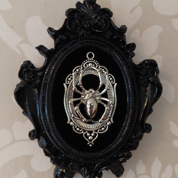 Miniature Baroque Ornate Spider Web Frame Arachnid Cameo Gothic Halloween Wall Decor