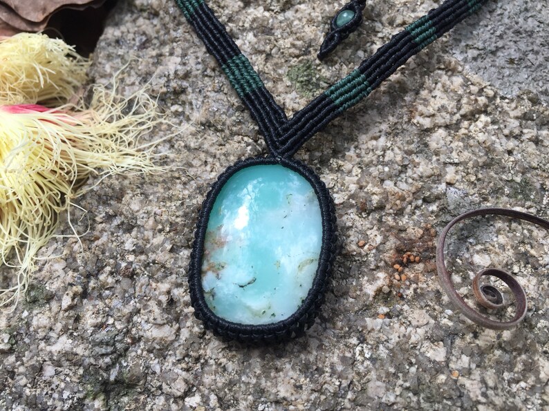 Handmade macrame necklace with chrysoprase macrame healing gemstone necklace Chrysoprase necklace gift chakra healing necklace