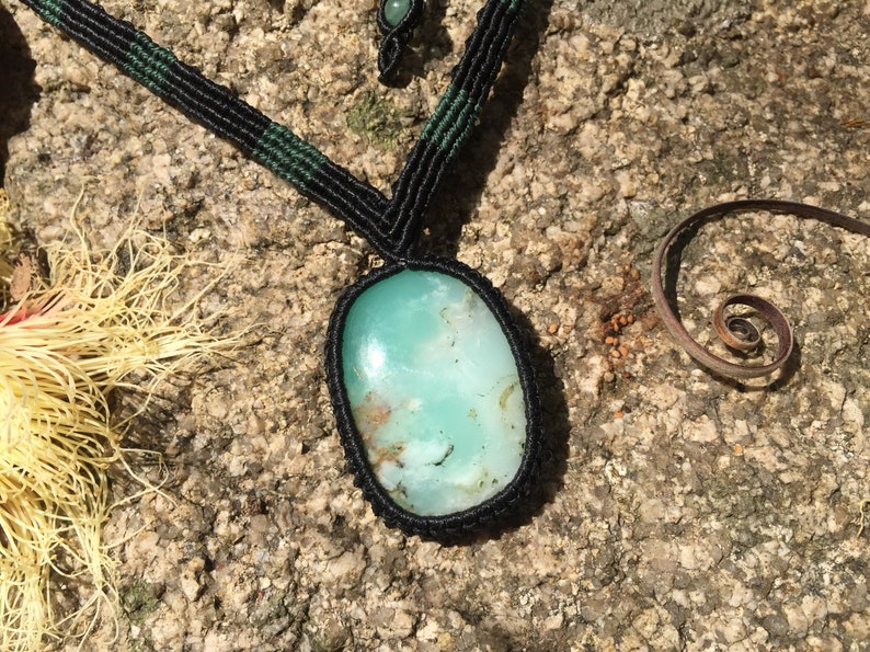 Handmade macrame necklace with chrysoprase macrame healing gemstone necklace Chrysoprase necklace gift chakra healing necklace