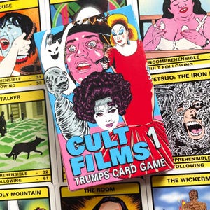 FILMY KULTOWE Vol.1 Gra karciana Trumps (Różowe flamingi, Eraserhead, Hausu, Święta góra, Suspiria, The Wicker Man, John Waters, Werner Herzog)