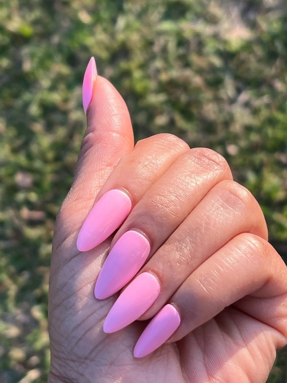 Indie Nails Delicate Pink is Free of 12 toxins vegan cruelty-free quick dry  glossy finish chip resistant. Baby Pink/French Pink shade Liquid: 5 ml. Pink  Nail Polish for Nail Art - Virtual
