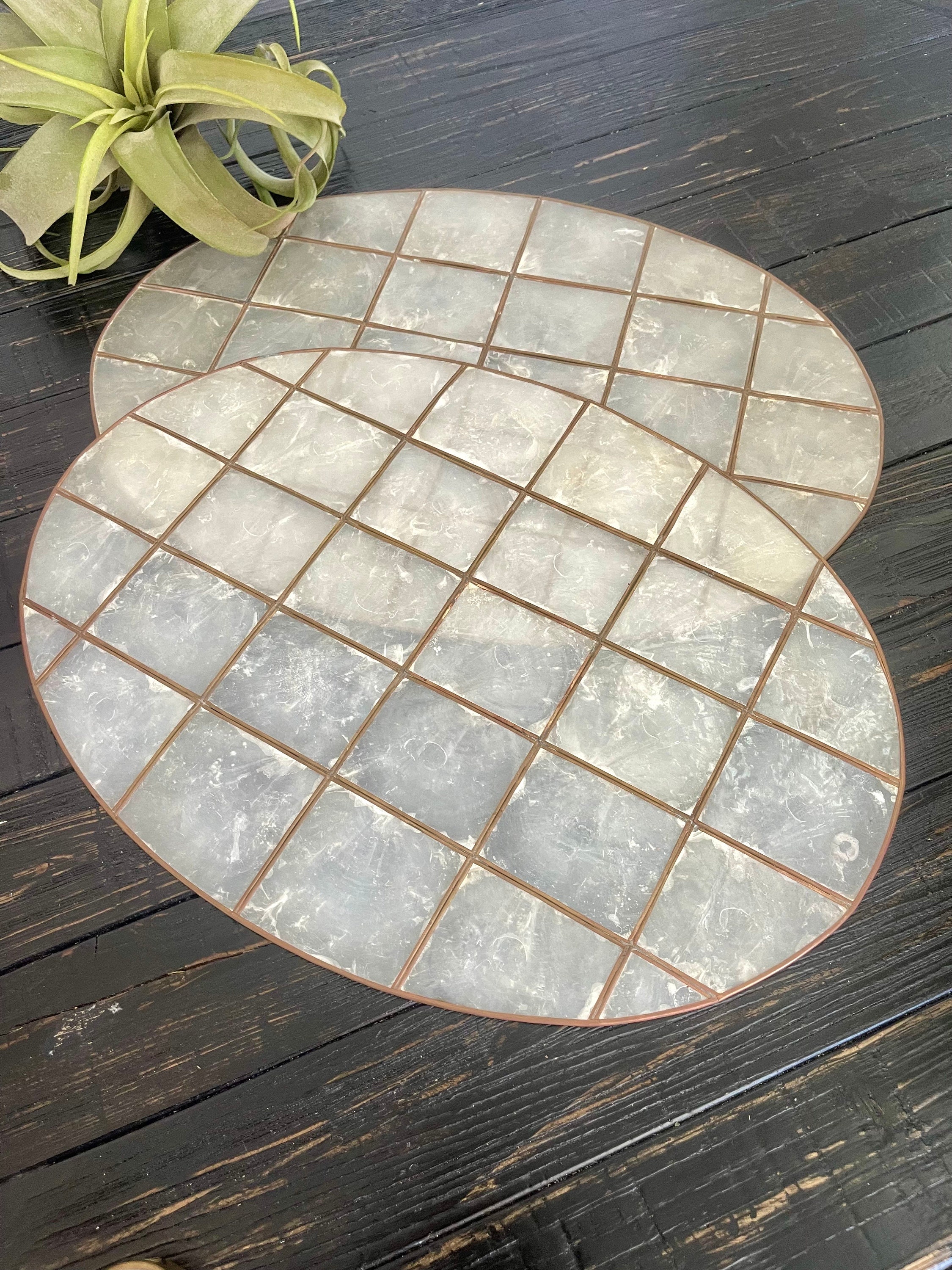 Oval Capiz Shell Placemats -Set of 2 / Vintage Capiz Shell Serving Table Placemat Trays / Coastal Placemat Setting / Boho Plate Holder Trays