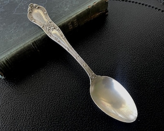 Shiebler “Gothic” Sterling Spoon – Pat. May 30 1899 – 6-1/4”, 0.8 oz – Gothic Script P Monogram – Antique Art Nouveau Scroll & Bead – Rolsho