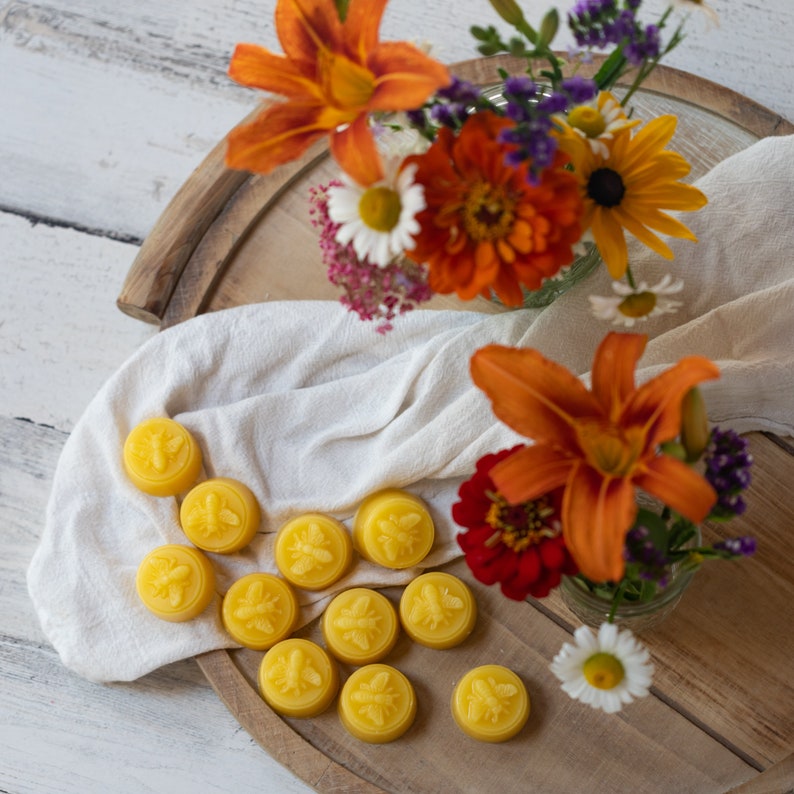 12 Piece 100% Citronella Scented Pure Beeswax Melts Hand Poured par Hubbardston Candle Company image 4