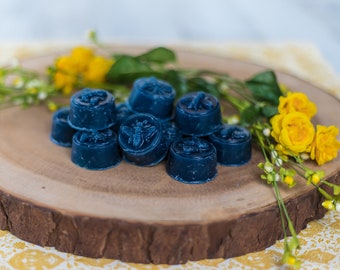 12 piezas zafiro azul perfumado cera de abejas se derrite mano vertida por Hubbardston Candle Company