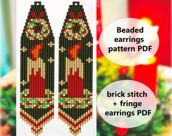 Puede incluir: Un patrón digital para pendientes de cuentas con fondo oscuro, una vela roja, una corona verde y estrellas doradas. El texto dice Beaded earrings pattern PDF, brick stitch + fringe earrings PDF e INSTANT DOWNLOAD.