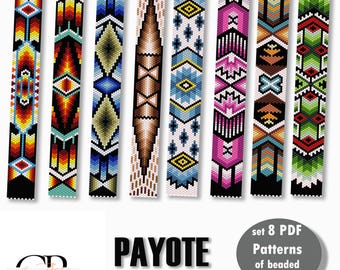 Könnte beinhalten: Set mit acht Perlenarmbandmustern in verschiedenen Farben und Designs. Die Muster umfassen geometrische Formen und traditionelle indianische Motive. Das Bild enthält den Text "PAYOTE Instant download" und "set 8 PDF Patterns of beaded bracelets."