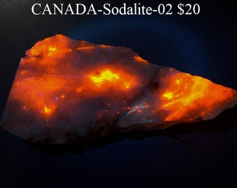 Dalles - fluorescentes - hackmanite sodalite de l'Ontario, Canada (CANADA-sodalite-03)