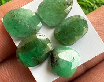 Smeraldo naturale dello Zambia tagliato a rosa da 5 pezzi. pietra preziosa sciolta di smeraldo sfaccettato. cabochon di smeraldo. Rosette di smeraldi per realizzare gioielli #46
