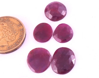 Lote de 5 cabujones facetados de rubí natural con corte rosa