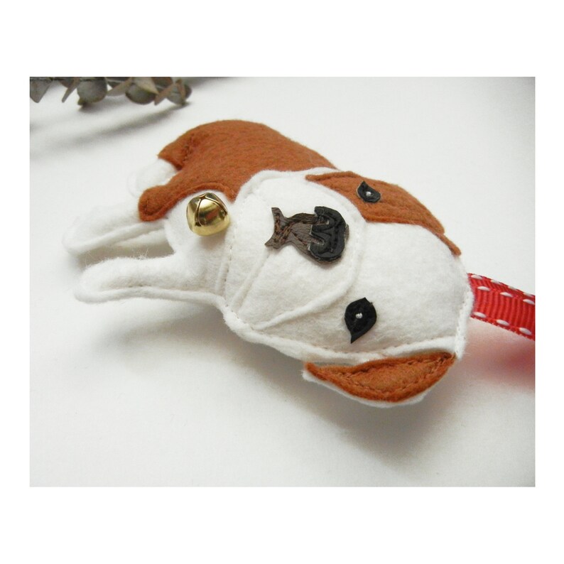 English Bulldog Dog Handmade Wool Felt Ornament / Decorativ / Jingle