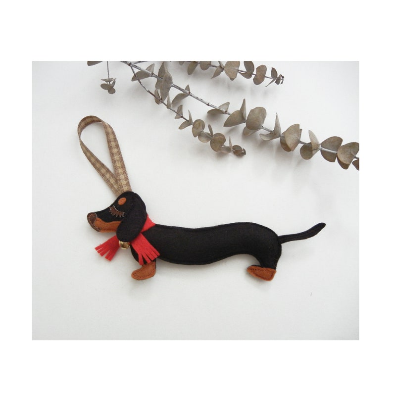 English Bulldog Dog Handmade Wool Felt Ornament / Decorativ / Jingle