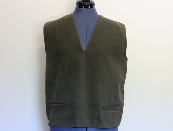 AMCREST Vintage 60's French Made Olive Green V-Nec