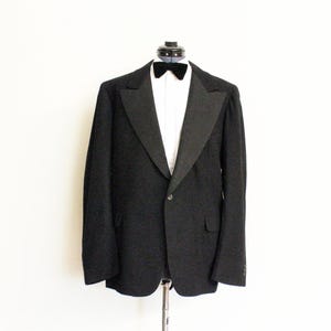 January 7, 1938 Tailor Tag Pristine Vintage Men&#39;s Dinner Jacket by RICHMAN BROTHERS with Grosgrain Peak Lapels, No Rear Vent, 42 R