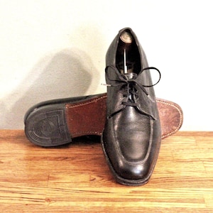 Vintage Florsheim Blucher Oxford Shoes: 1960s Black Pebble Grain, Size 9 E