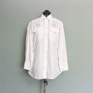 1960&#39;s H BAR C White Permanent Press Vintage Men&#39;s Cowboy Shirt Western Shirt with Front Yoke Embroidery, Snaps, Made in USA, Medium