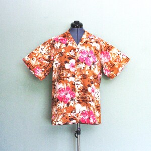 1950's 100% Cotton Vintage Hawaiian Shirt SUN FASHION of HAWAII with Loop Collar, Cocnut Buttons, Single Needle, Made in Honolulu, Large