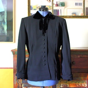 1940&#39;s-50&#39;s Black Gabardine Ten Button Silk Lined Vintage Women&#39;s Jacket from WILEY-SAMUELSON ORIGINAL with Satin Collar, Size 10