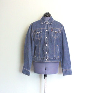 LEVI STRAUSS Women&#39;s Indigo Blue Cotton Vintage Trucker Jacket Women&#39;s Jean Jacket Western Cowgirl Jacket with 4 Pockets, Snaps, Large