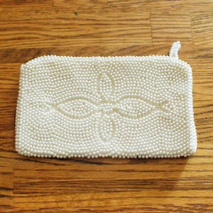 1950&#39;s-60&#39;s Off-White Faux Pearl Beads Vintage Clutch MADE IN JAPAN with Metal Zipper, 7-1/2&quot; X 4-1/2&quot;