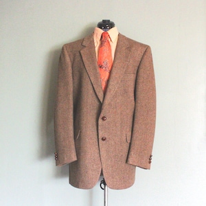 1960&#39;s Light Brown Herringbone All Pure Wool Vintage Men&#39;s Sport Coat by KNIGHTSRIDGE with Genuine Leather Buttons, Made in USA, Size 42