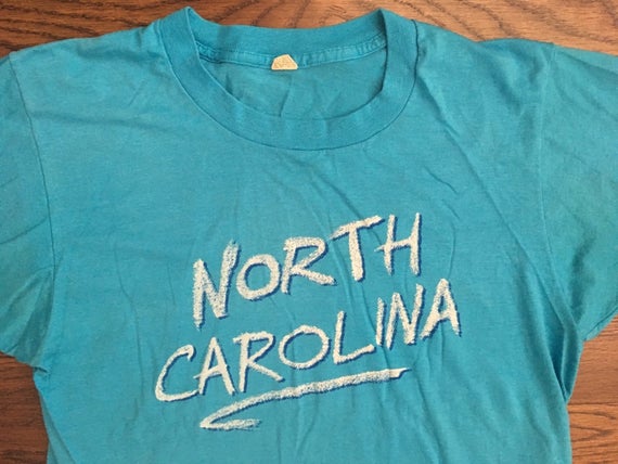 Vintage North Carolina T-shirt Screen Starts S-M - image 2