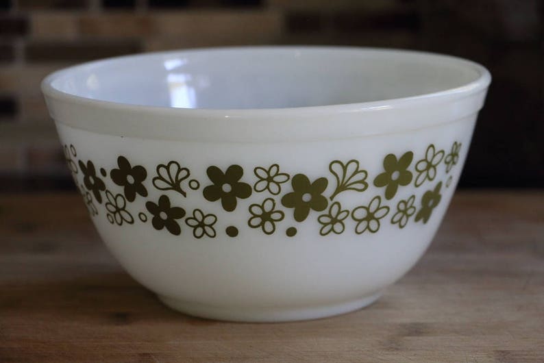 #402 1.5 l Pyrex Spring Blossom Green Mixing Bowl