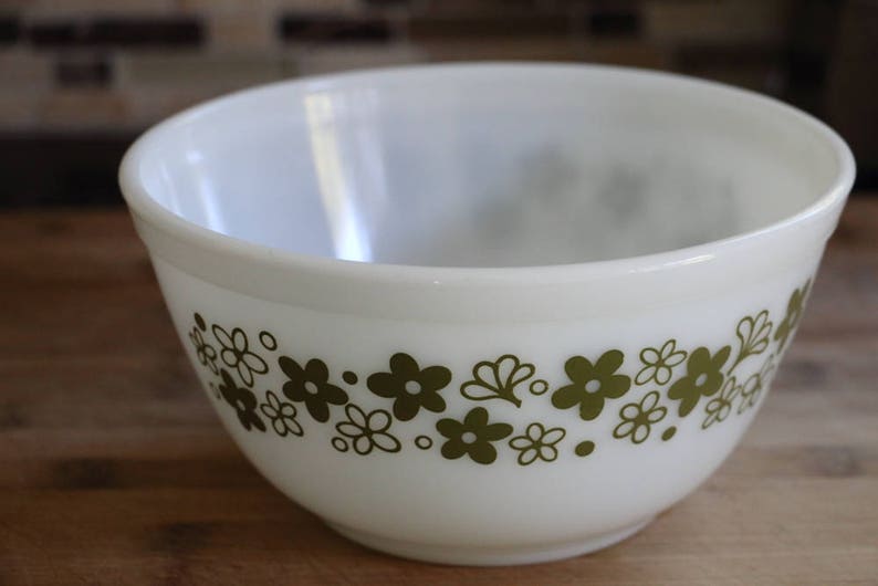 #402 1.5 l Pyrex Spring Blossom Green Mixing Bowl