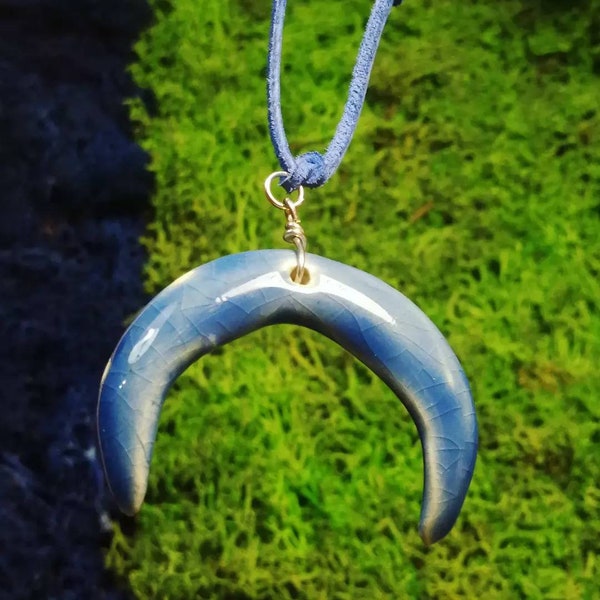 Collier avec pendentif en céramique « Lunula »