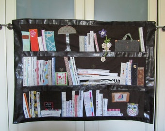 Patchwork-Quilt-Wandbehang-Bücherregal-Unikat