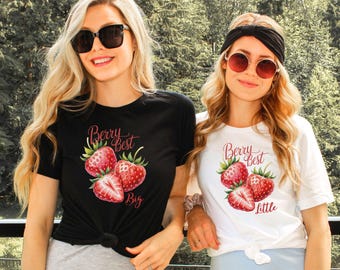 Grandes petites chemises sororité aux fraises, Grands petits t-shirts Berry, Chemises sororité, Chemises de groupe assorties, Chemises Révélation sororité