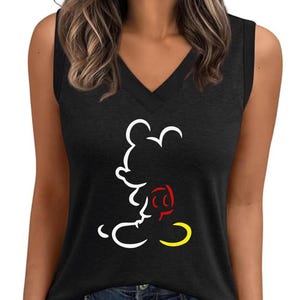 Camiseta de tirantes sencilla con cuello en V de Mickey Disney, camiseta con cabeza de ratón de Disney, camiseta de viaje a Disneyworld, camiseta con castillo de Disney, camiseta de tirantes de verano imagen 1