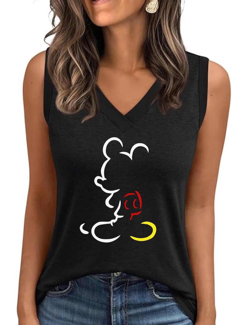 Camiseta de tirantes sencilla con cuello en V de Mickey Disney, camiseta con cabeza de ratón de Disney, camiseta de viaje a Disneyworld, camiseta con castillo de Disney, camiseta de tirantes de verano imagen 1